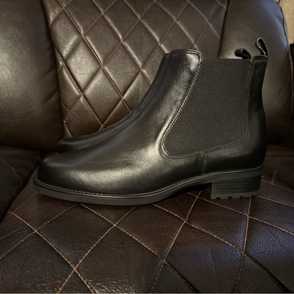 SAS Delaney Ankle Boots Sz 8 Brand New - Picture 1 of 12